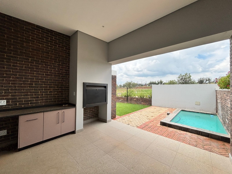 To Let 3 Bedroom Property for Rent in Helderzicht Eco Estate North West